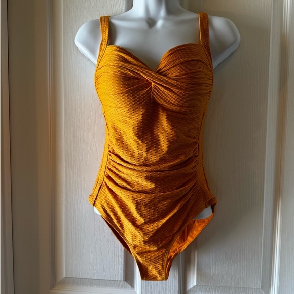 Niptuck Yellow Ruched One Piece Swimsuit with Sweetheart Neckline Sz 6 - Picture 2 of 10